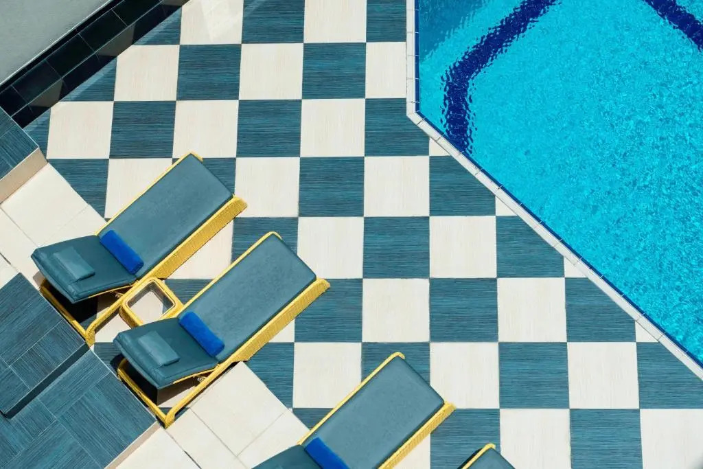 Отель Majestic Cove Hotel