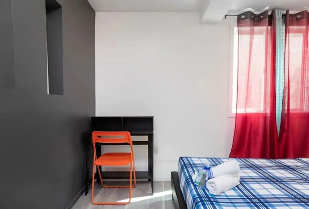 Commercial Homes - Private rooms w Shared bath downtown SFO
