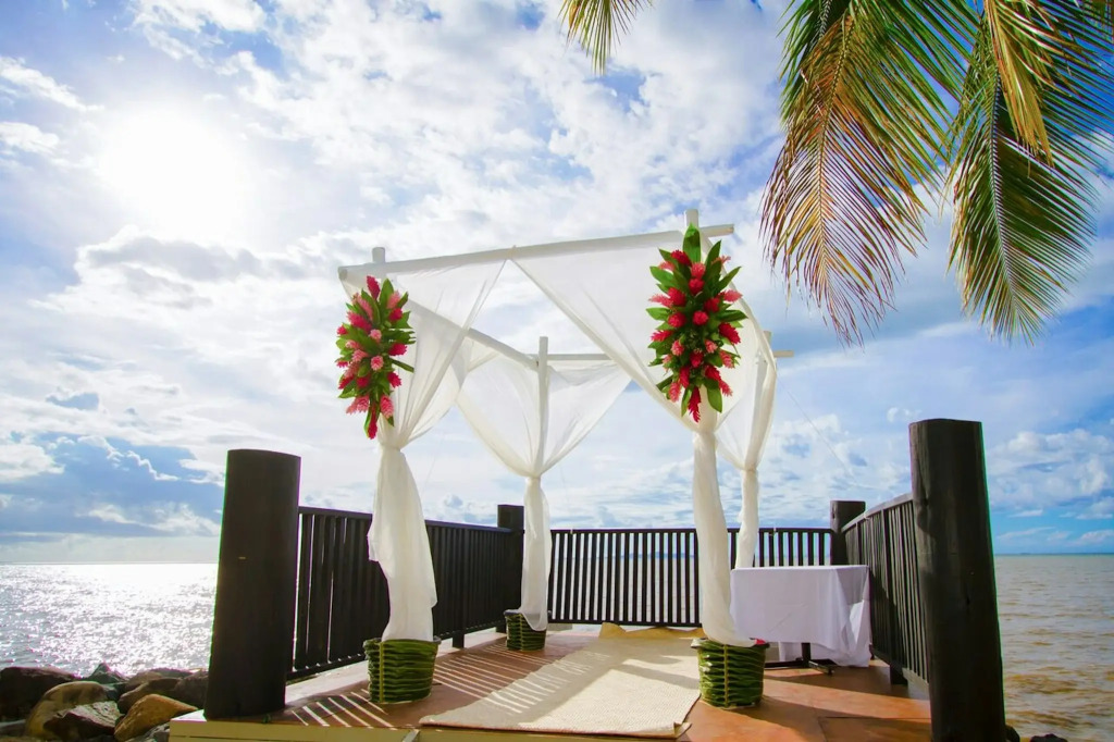 DoubleTree by Hilton Fiji - Sonaisali Island