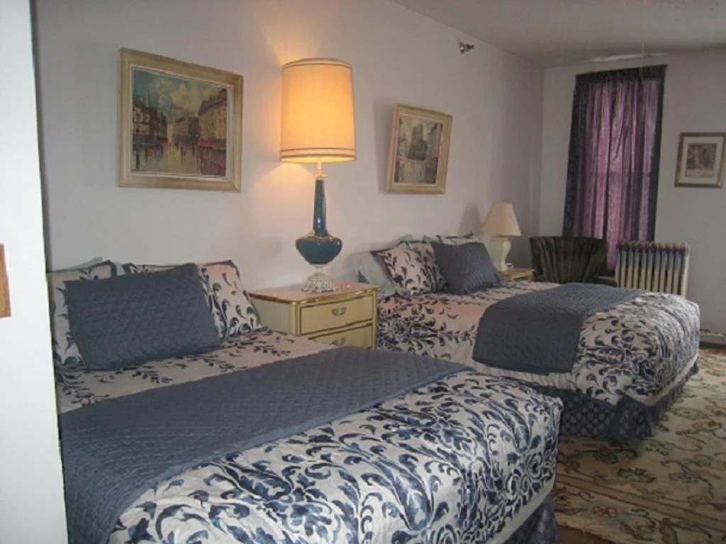 Deadwood Dicks Hotel