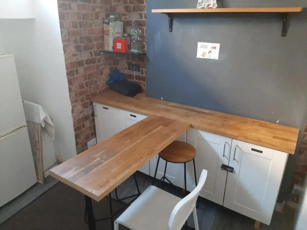 Single room with underbed 8
