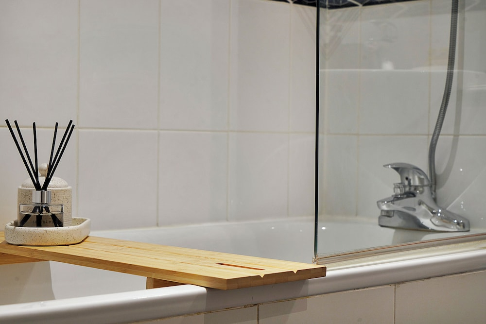 Hertford Flat 14