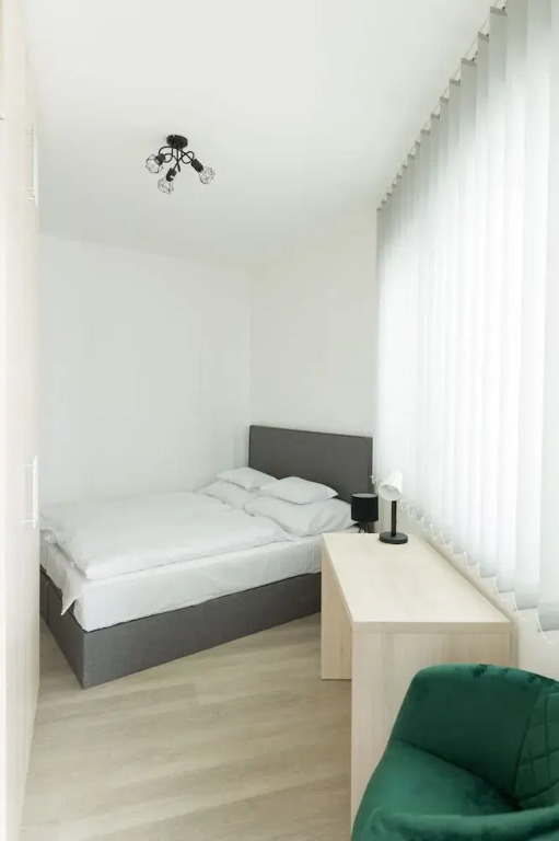 Parizs Garden Apartments