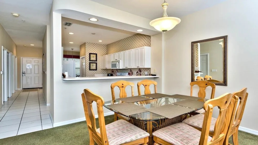 Solterra Vacation Rental: Luxury 3-BR Condo with Lake & Golf Views. Access to Luxury Pool, Hot Tub, and Golf Courses at Lely Resort. Close to Naples Beaches, 5th Avenue S, and Marco Island