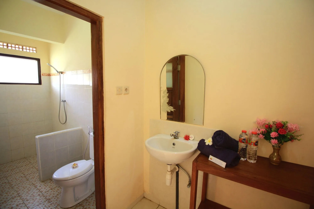 Lovina Beach Hotel
