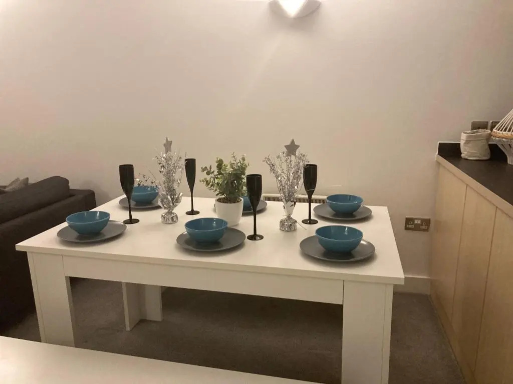 2 Bedroom Near Ocean Village Marina Port Apartment