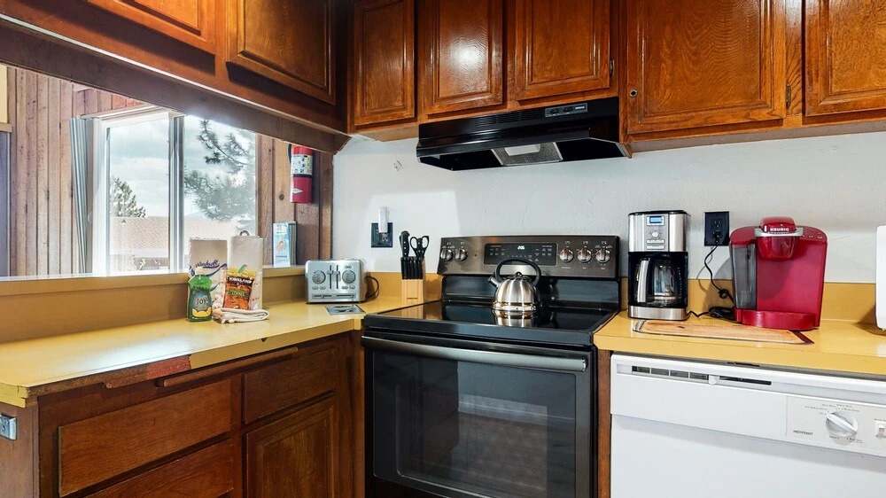 Val DIsere 35 Spacious Condo, Balcony with BBQ , Walk To The Village by RedAwning