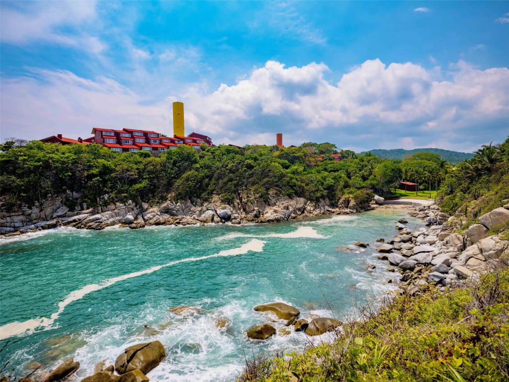 Las Brisas Huatulco-All Inclusive