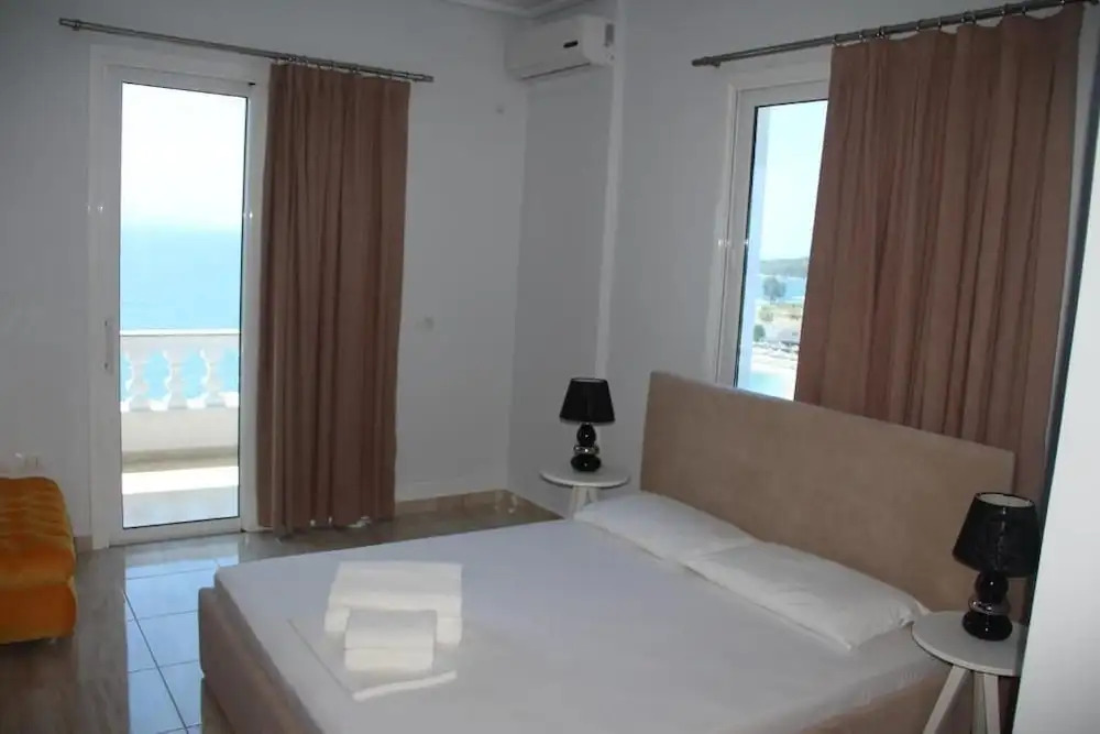 Vila e Bardhe Butique Hotel