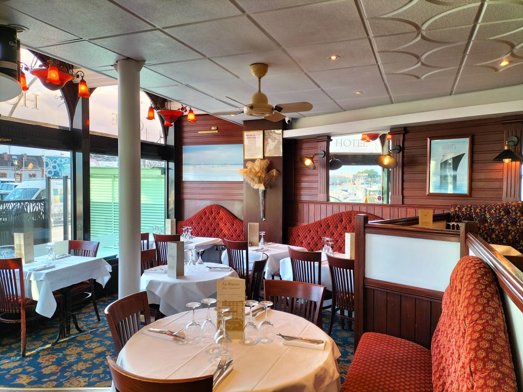 Logis HOTEL RESTAURANT La Régence