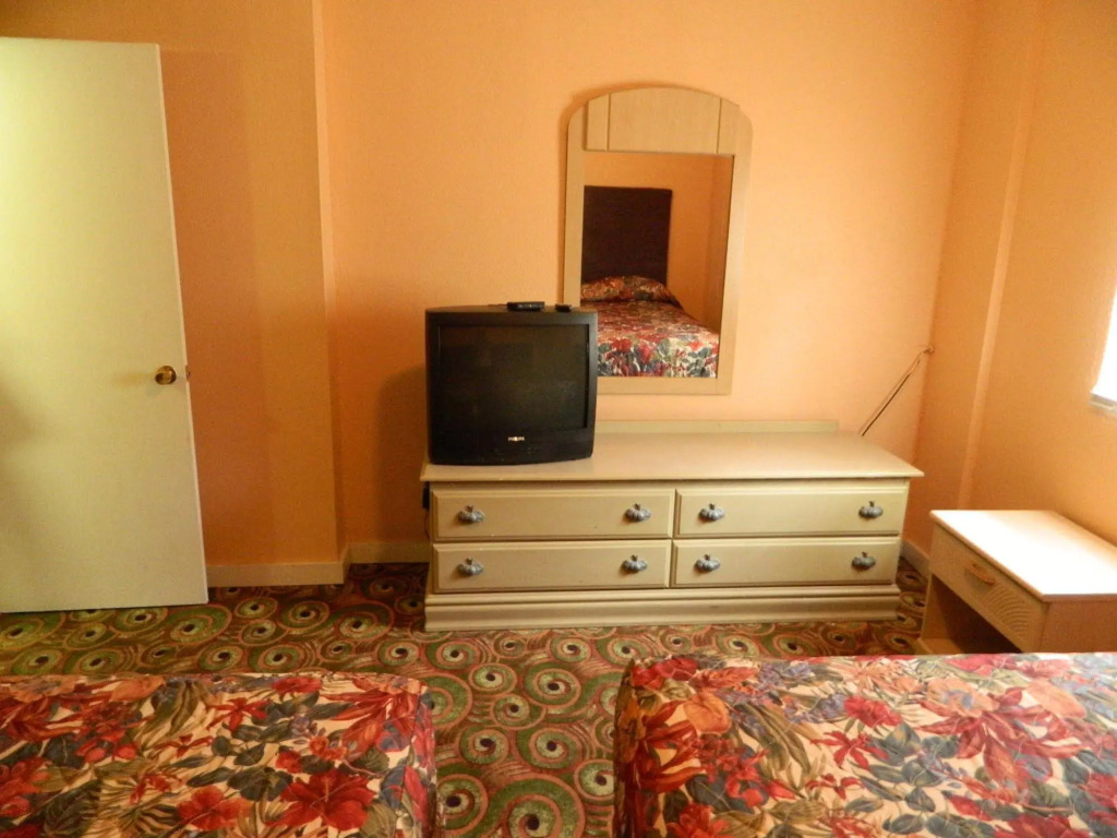 Tropizar Motel