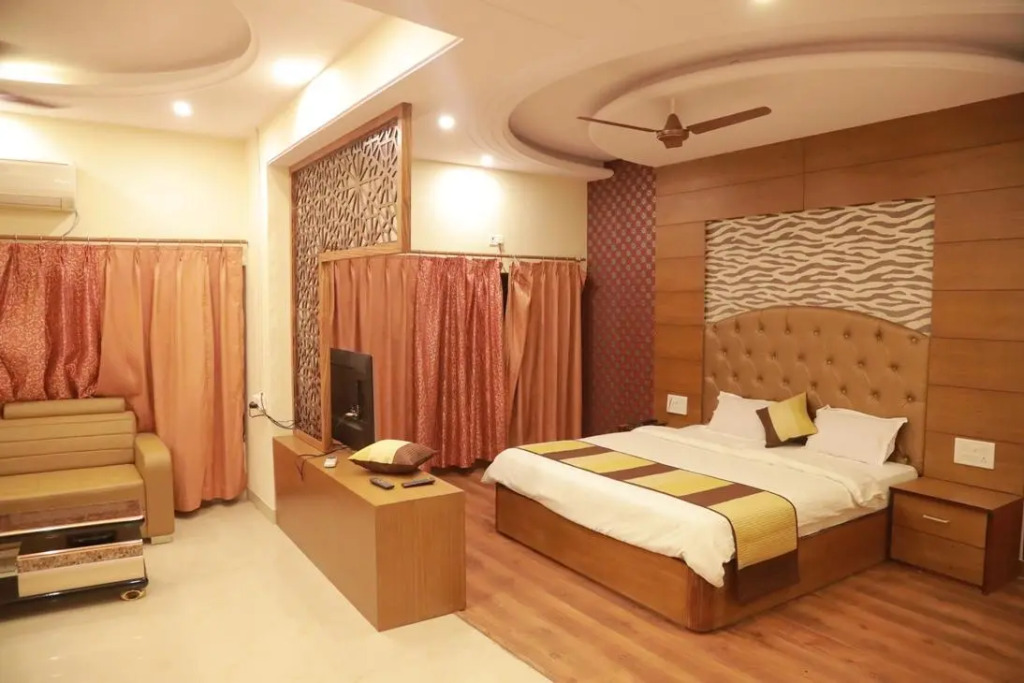 Hotel Sobhraj
