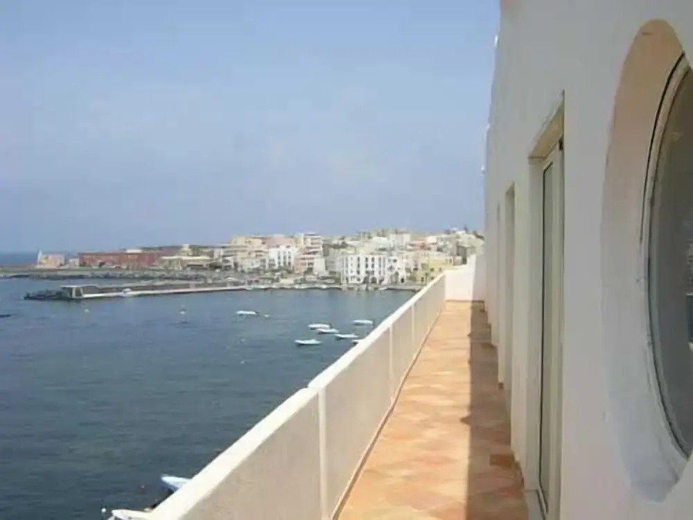 Mediterraneo Hotel
