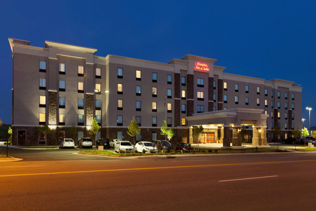 Hampton Inn and Suites Roanoke Airport/Valley View Mall