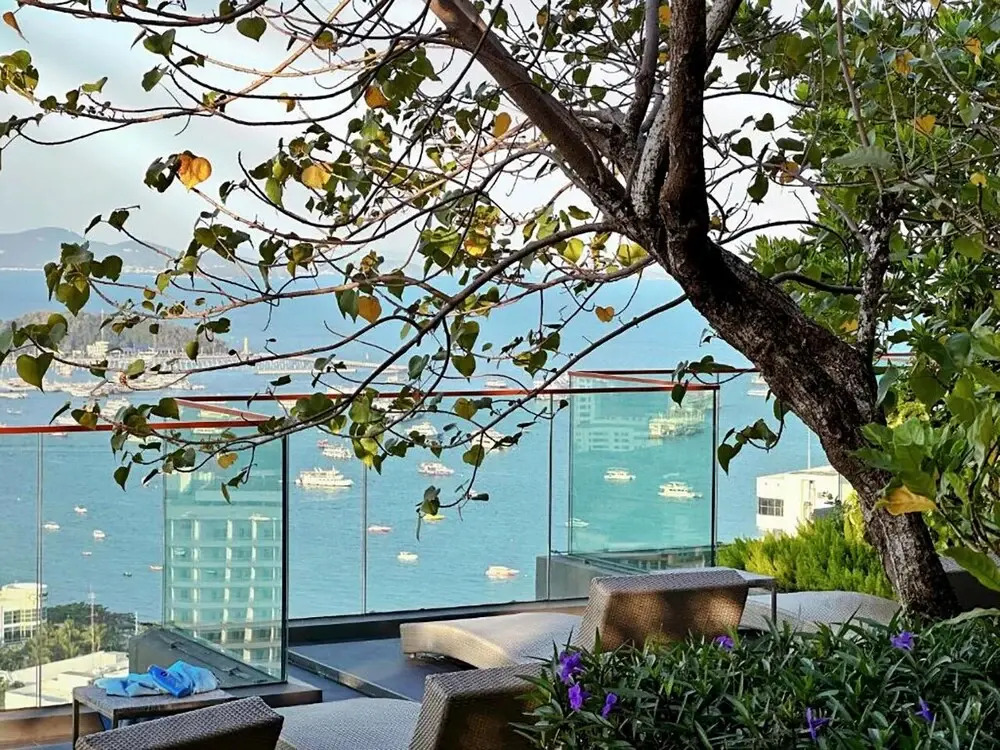 Edge Central Pattaya-Skyline Retreat