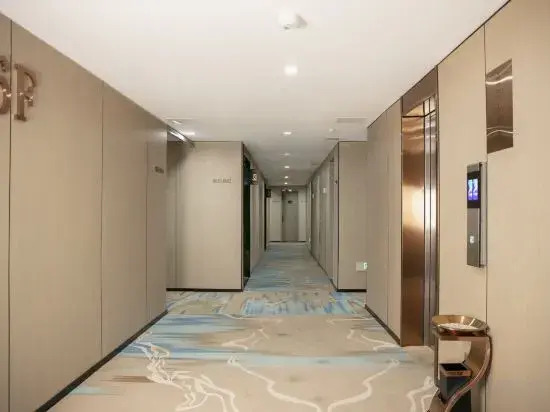 Baiyi Hotel (Suzhou Taihu Scenic Area Xiupin Street)