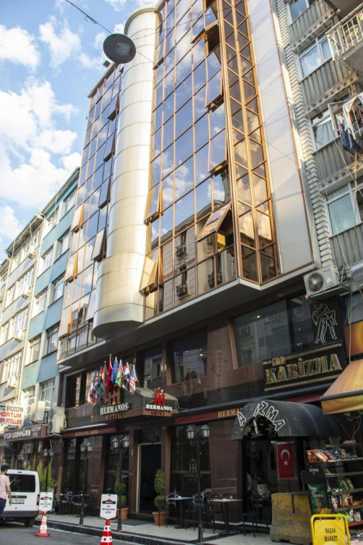 Hermanos Hotel