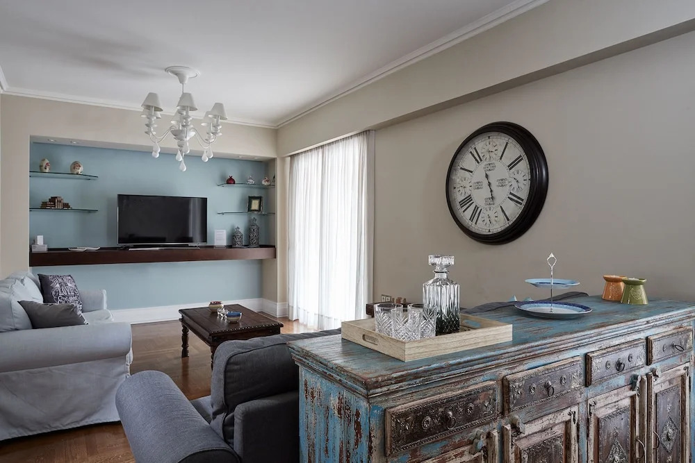 Fabulous 3BD Apt close to Kalimarmaro