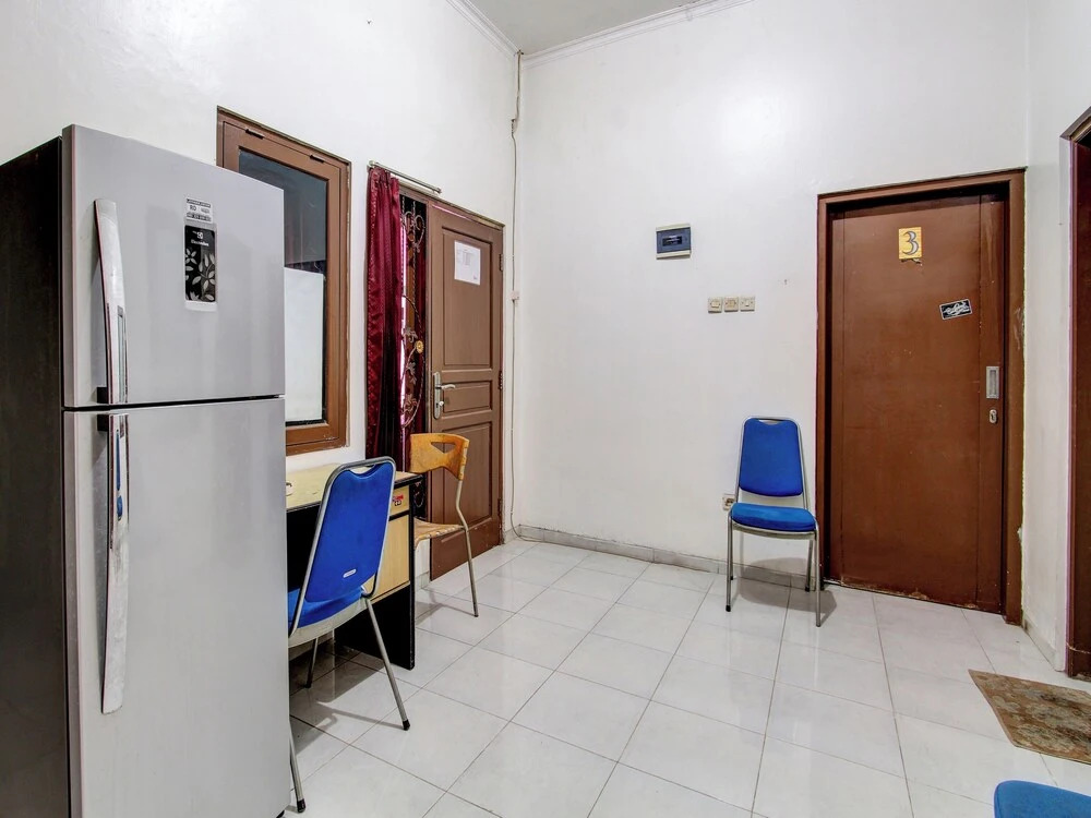 Super OYO 92511 Griya Dias  Syariah