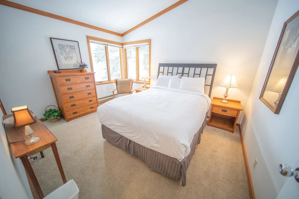 Tennis Townhomes 1326
