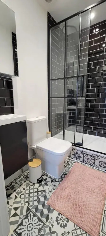 Dagenham - House - Sleeps 4 - Garden - City Centre