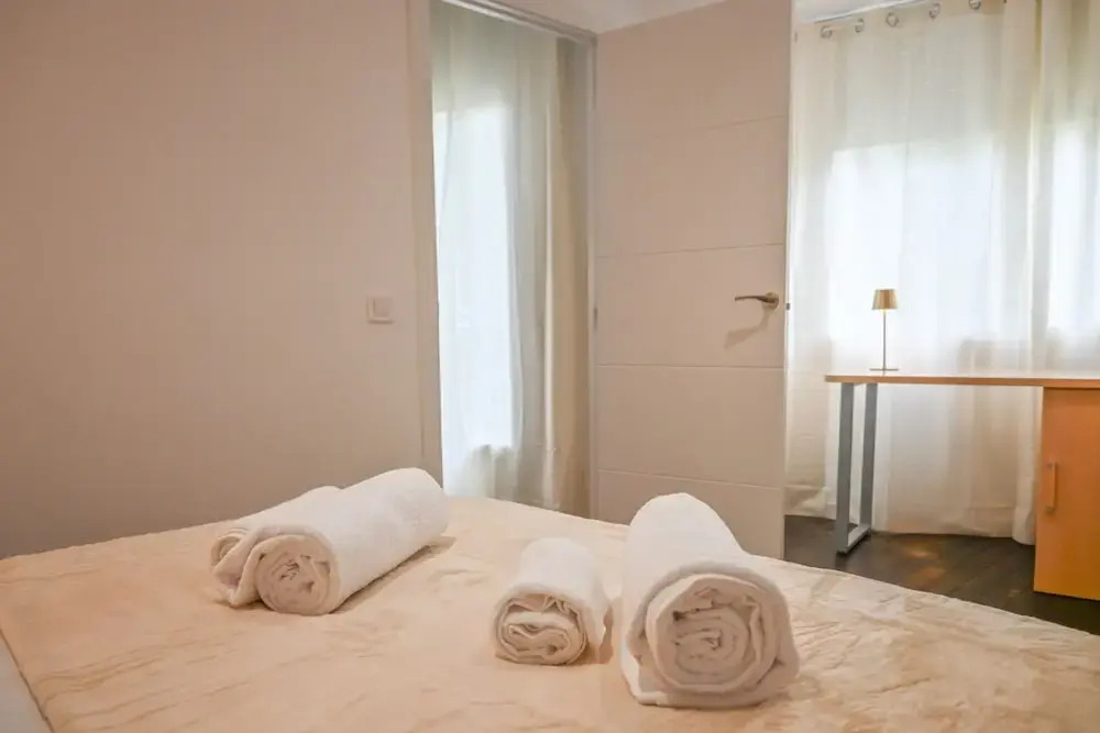 M Sen1692 Amplio Apartamento con Balc n en Calle