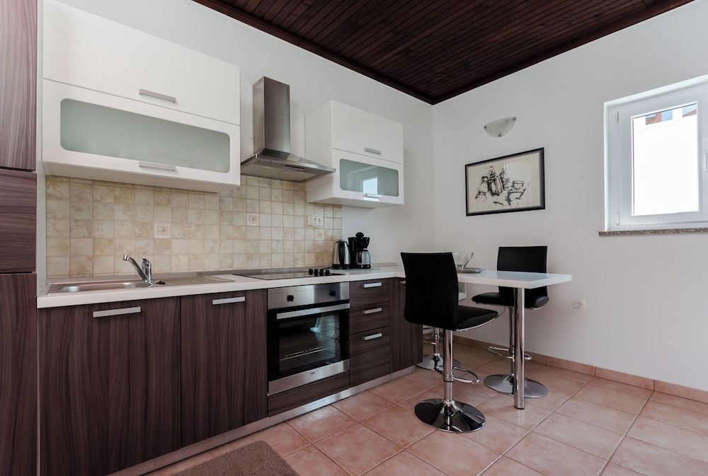 Apartment-rooms Preka