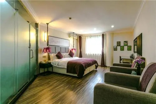 Blooming Hotel