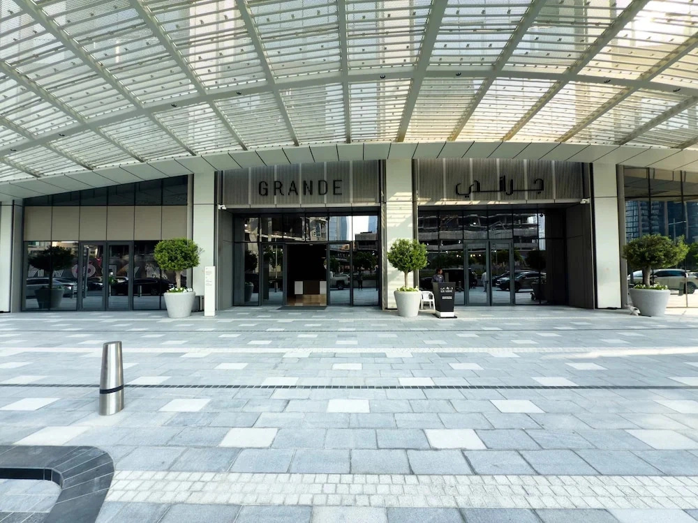 One Lux Stay Grande Signature Residences