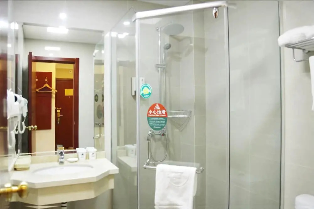 Greentree Inn Guangxi Road Express Hotel