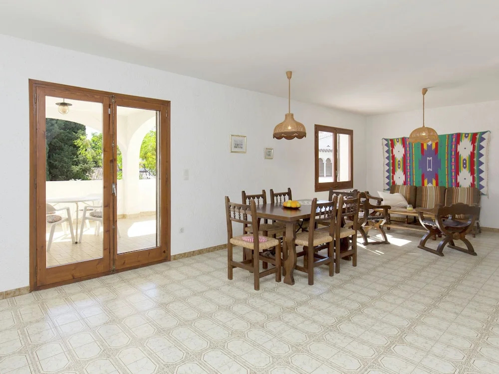 Small Building with 4 Apartments near Beach