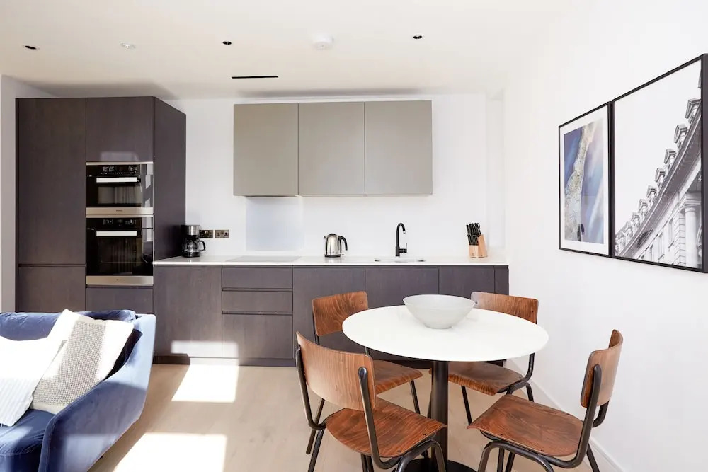 Beautiful Westminster Suites by Sonder
