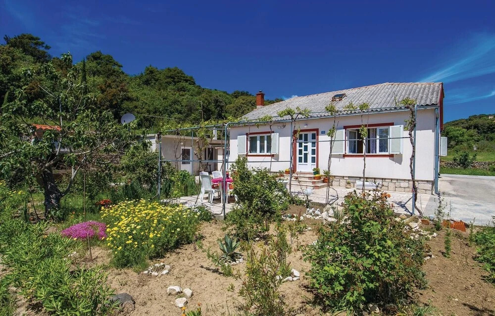 Amazing Home In Kampor With Wifi