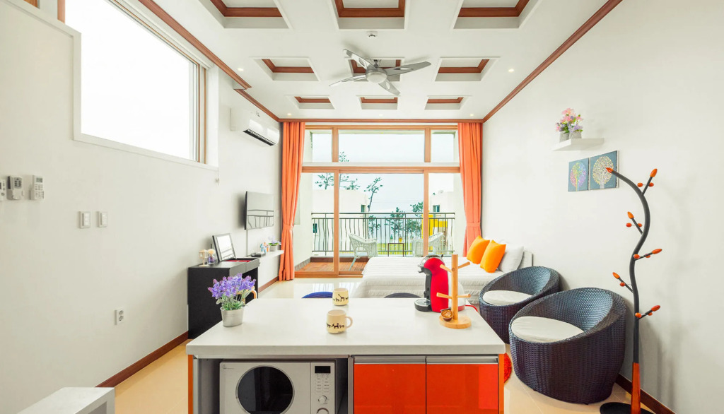 Sea & Pine Pension