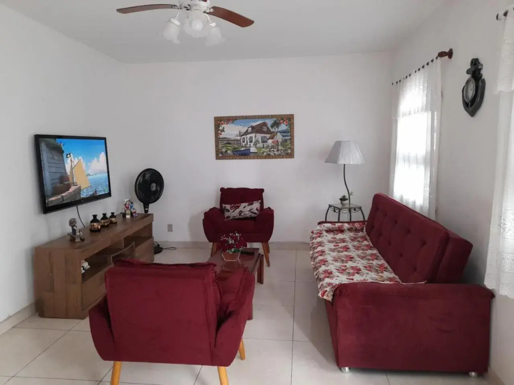 casa funcional, aconchegante e a 2 quadras da praia