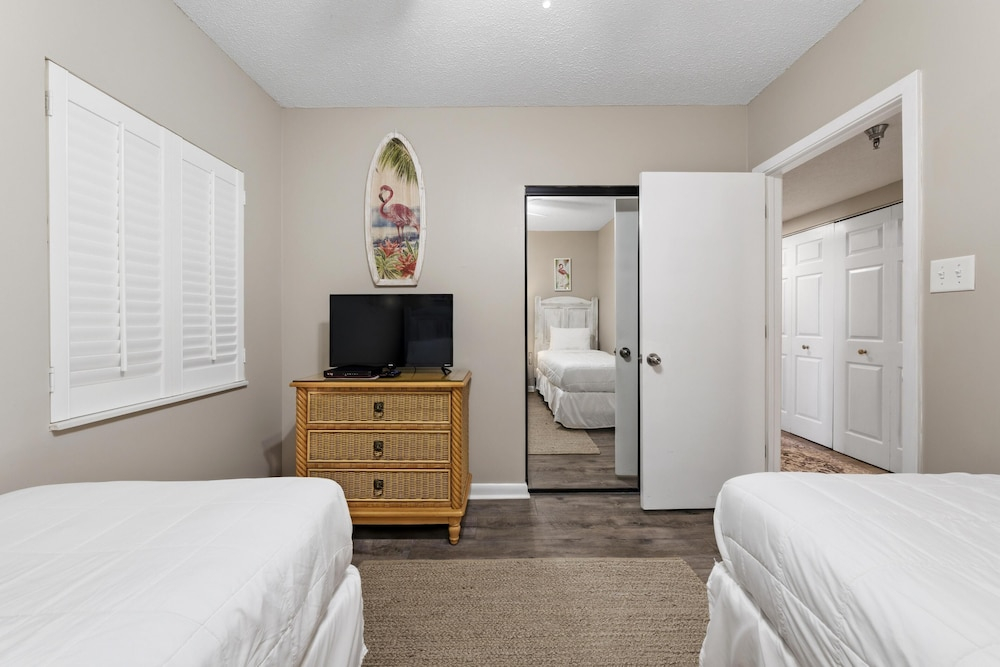 Romar Place 202