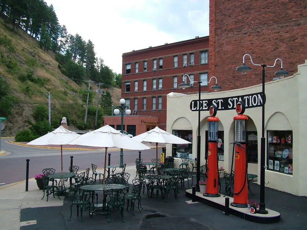 Martin & Mason Hotel