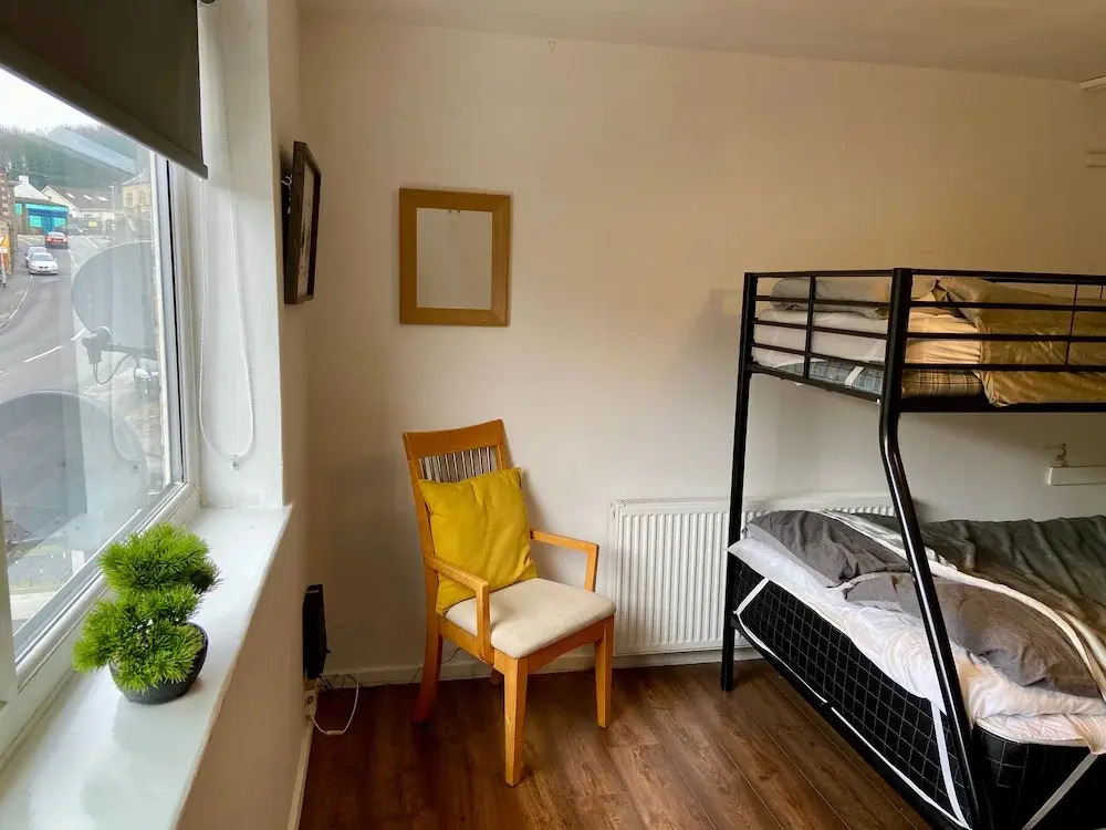 Cosy Contractors Retreat in Batley - Sleeps 3