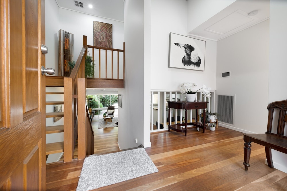Gorgeous 2-bed Townhouse With Patio, BBQ & Parking