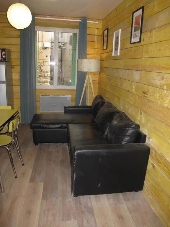 Ambiance chalet T1 bis cosy pour 5 personnes avec patio à 25 mn des plages