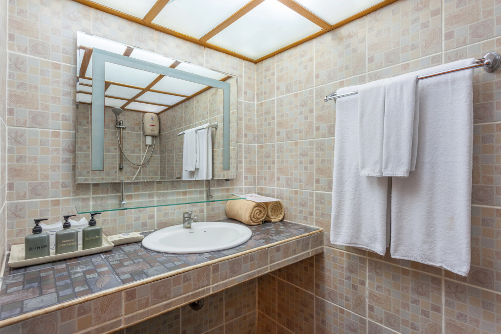 Tropica Bungalow Beach Hotel