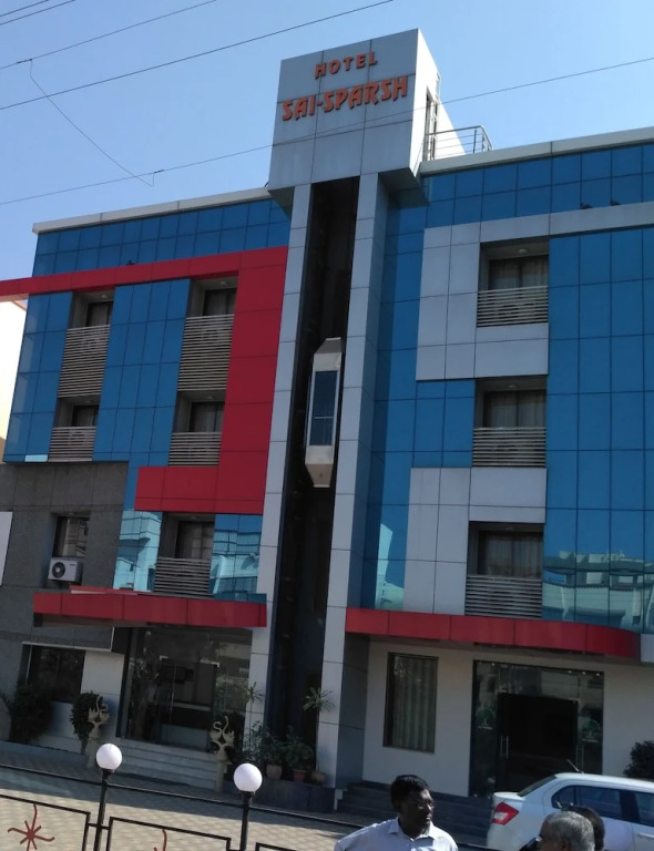 Hotel Sai Sparsh-150 meters from Saibaba temple