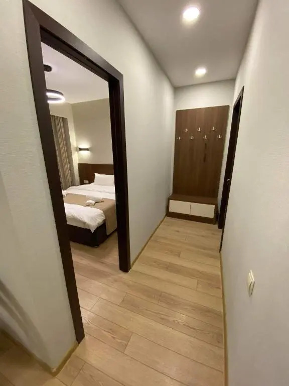 crystal residence 628