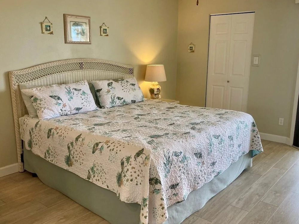 Westbay Point Moorings 214 2 Bedrooms 2 Bathrooms Home
