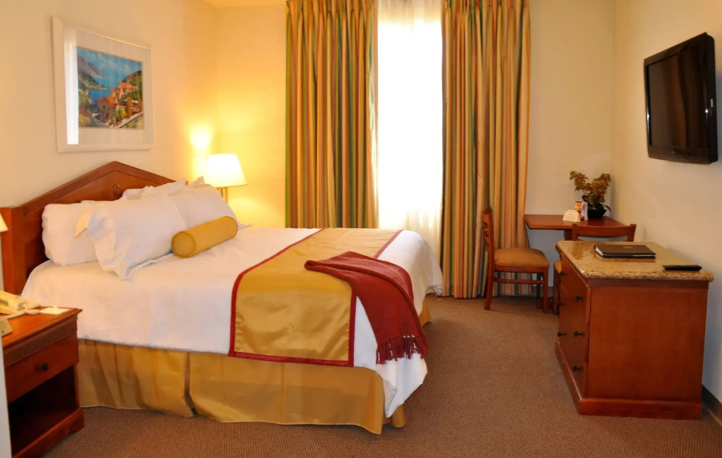 Club de Soleil All-Suite Resort