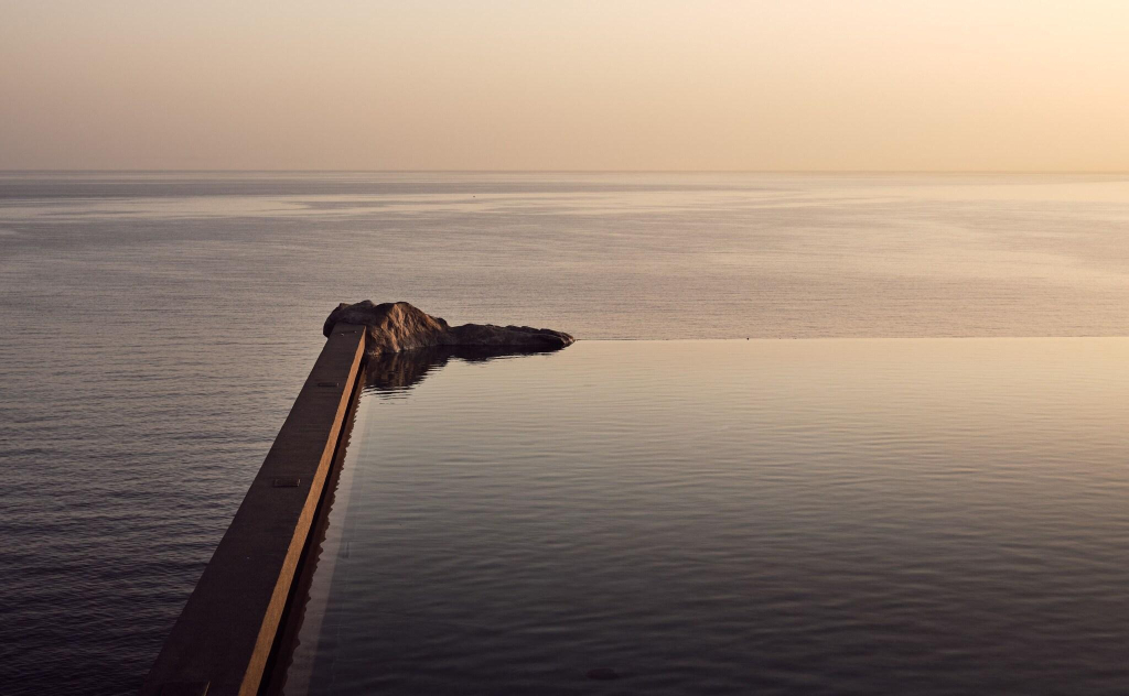 Отель Acro Wellness Suites - Adults Only