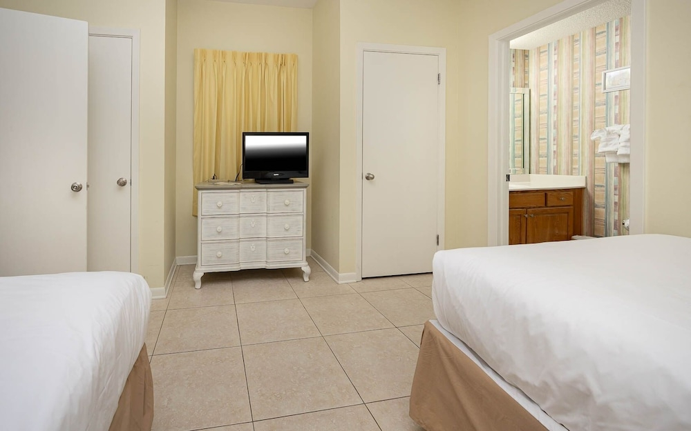 Phoenix V 1506 2 Bedroom Condo