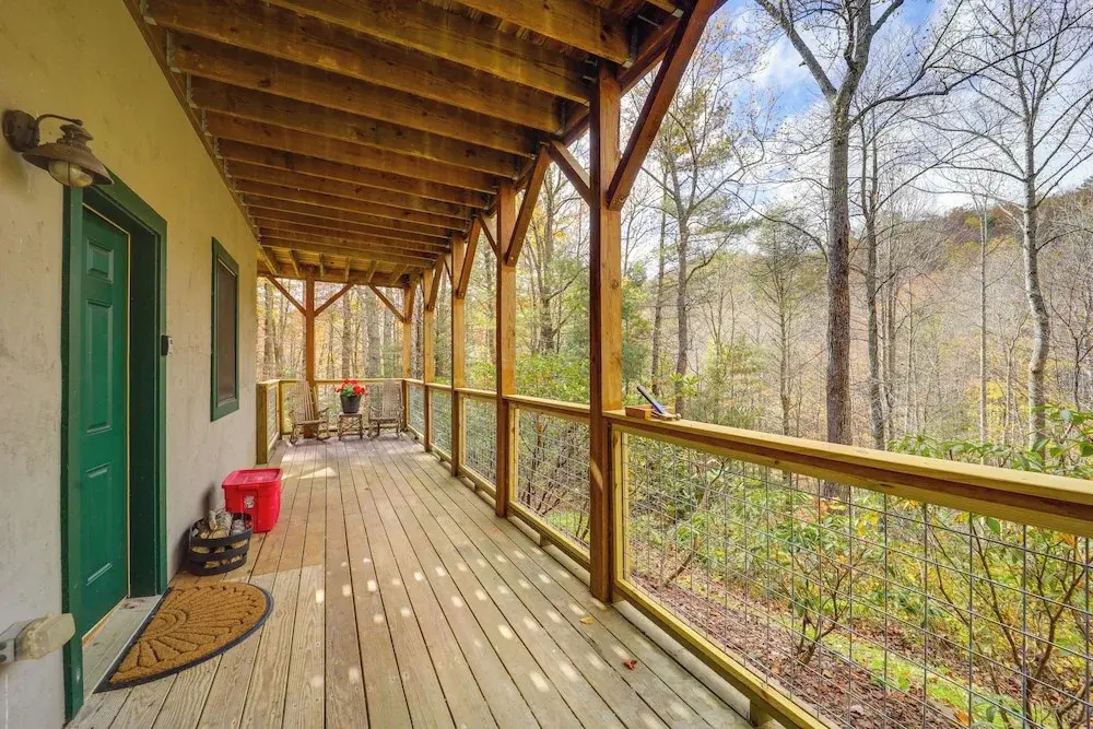 Cabin on 22 Acres w/ Patio - 3 Mi to Blowing Rock!