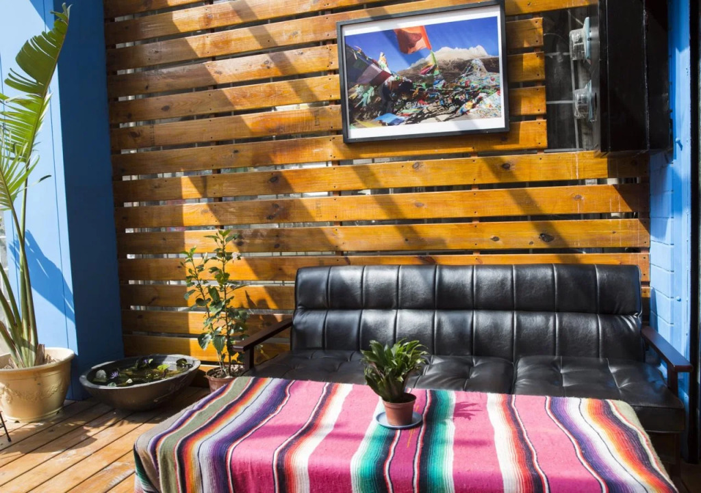 Rainbow Wave Surfing Hostel