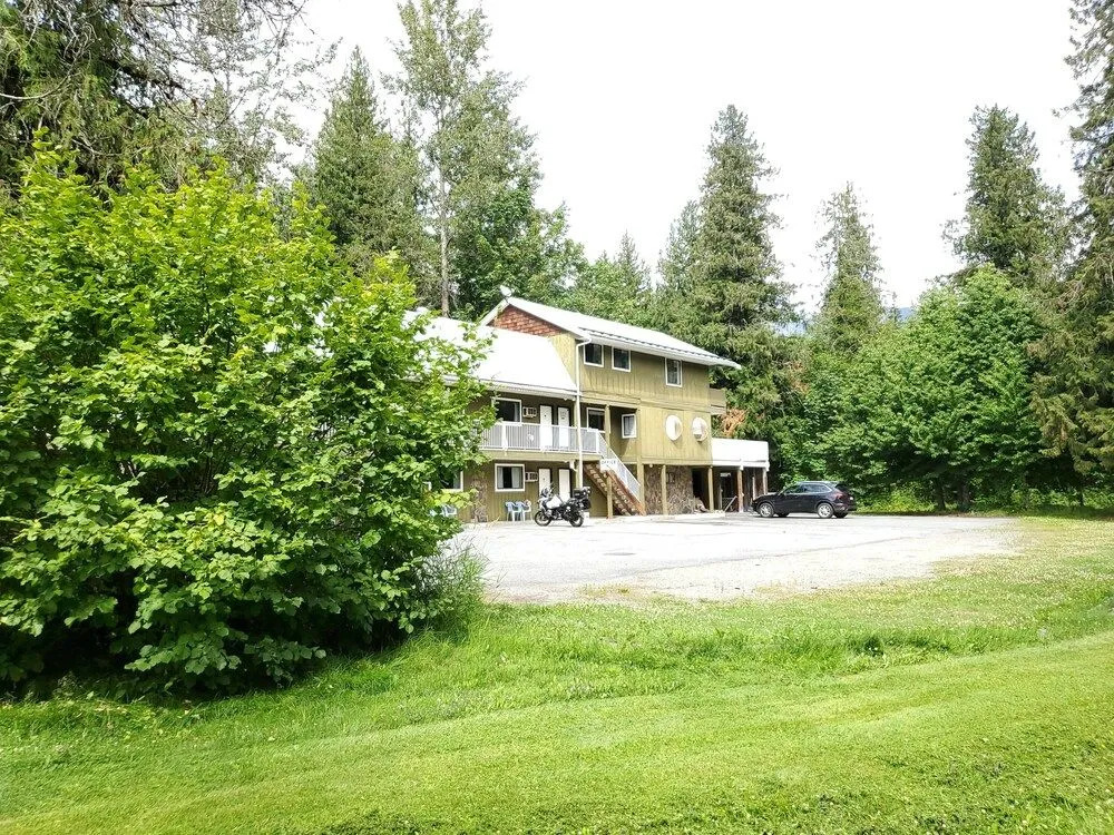 The Hitching Post Motel